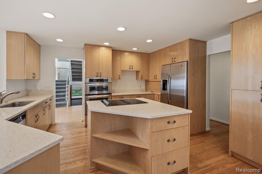 Building Photo - 2380 Walnut Lake Rd