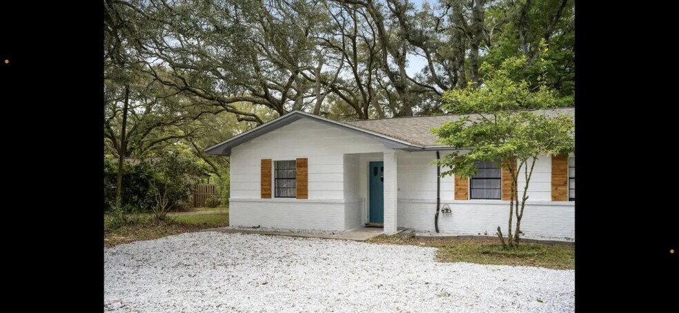 Building Photo - 2001 N 61st Ave