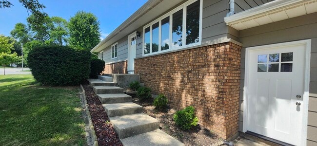 Building Photo - 1707 Miller Rd
