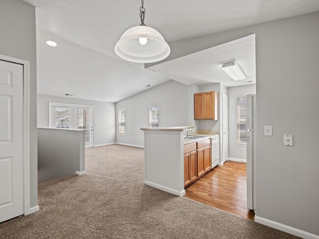 Building Photo - Comfortable 1 Bedroom 1 Bath*********Castle Schools**********Walking Trails