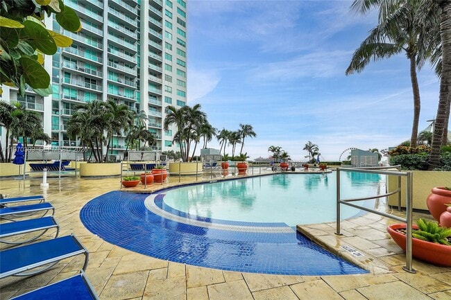 Building Photo - 253 NE 2nd St