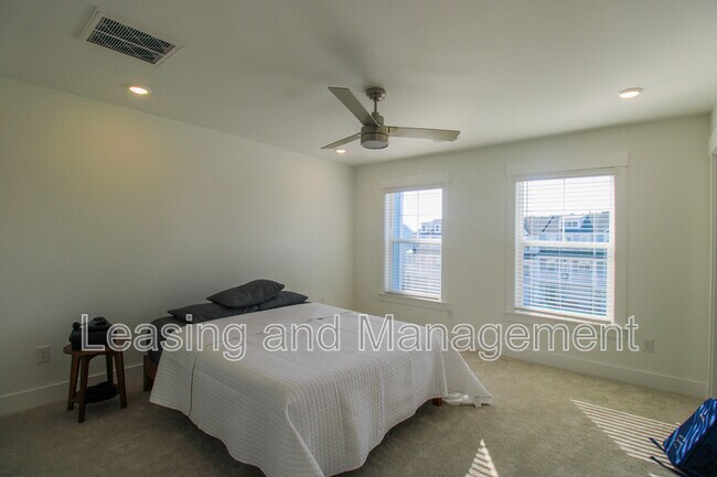 Building Photo - 406 Katies Scenic Ct