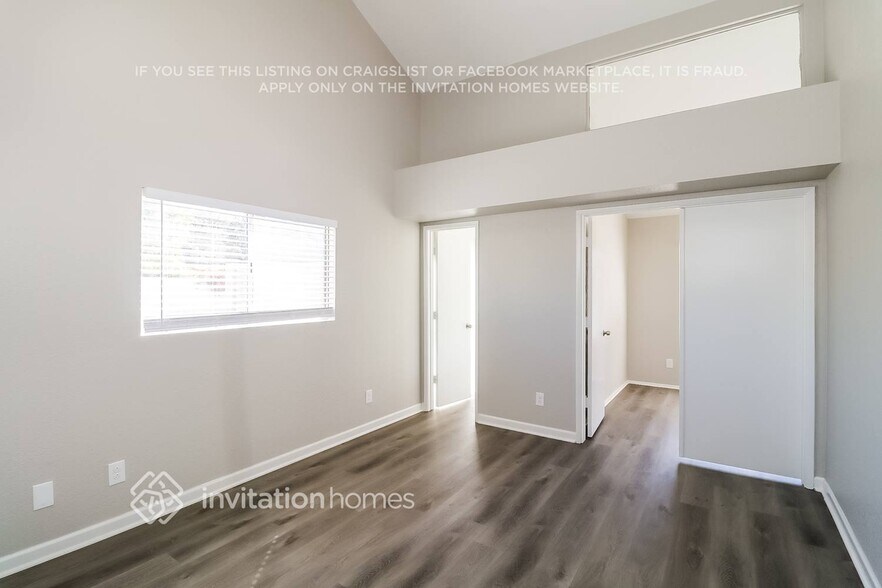 Building Photo - 5331 W Voltaire Dr