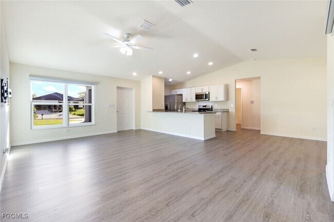 Building Photo - 5038 Tradewinds Cir