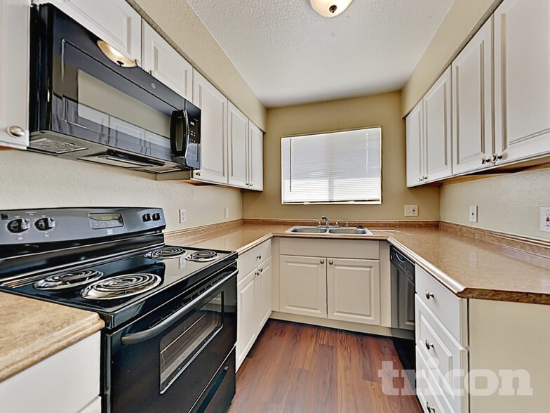 Building Photo - 5294 Acacia Way