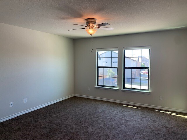 Building Photo - 1302 Garden Dusk