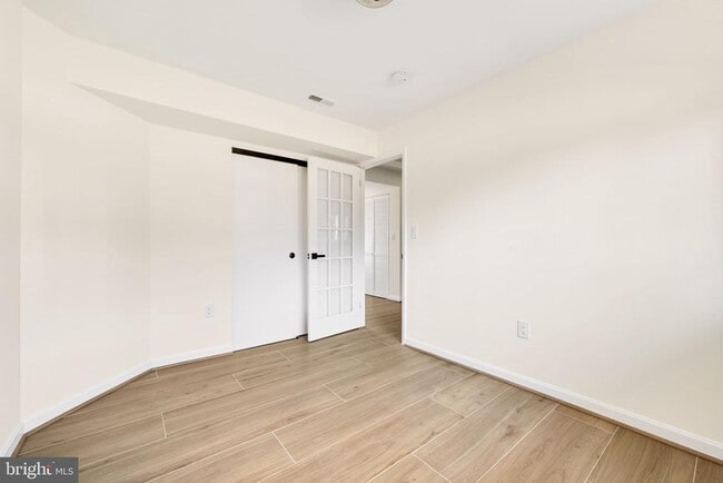 Building Photo - 700 N Mansfield St