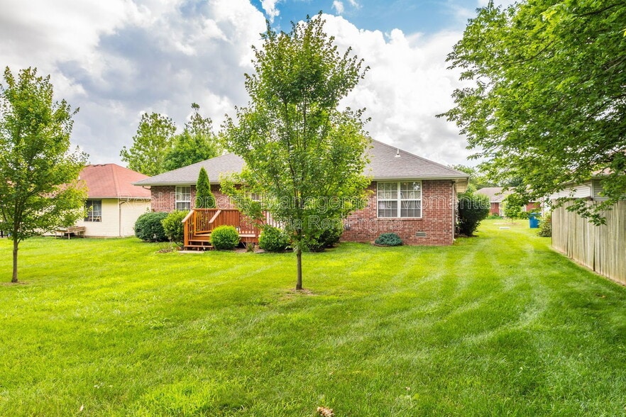 Building Photo - 3531 Leawood Ave