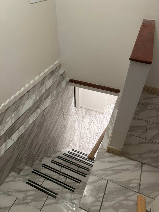 Building Photo - 1304 2nd Rd