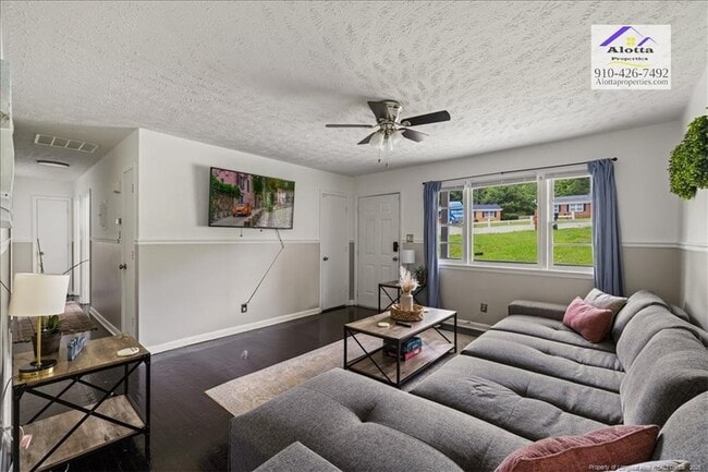 Building Photo - 743 Rustland Dr