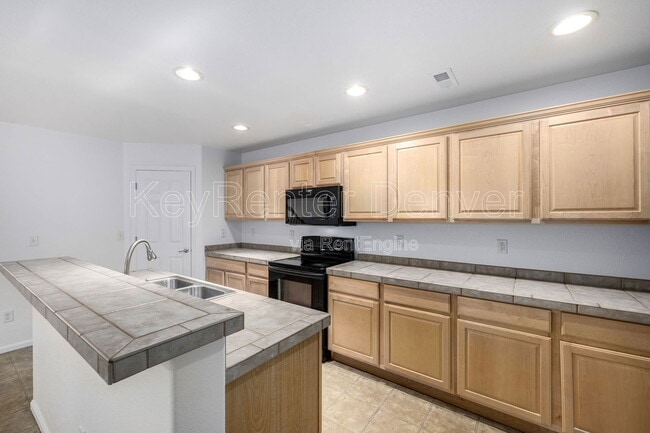 Building Photo - 9770 Mayfair St