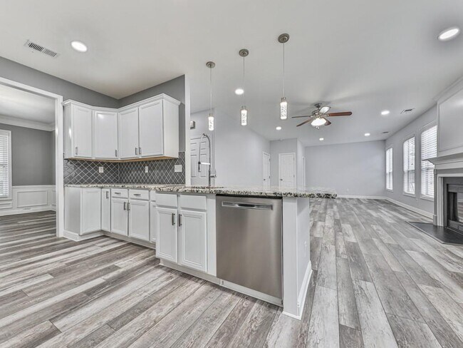 Building Photo - 3745 Clear Lake Way Northwest