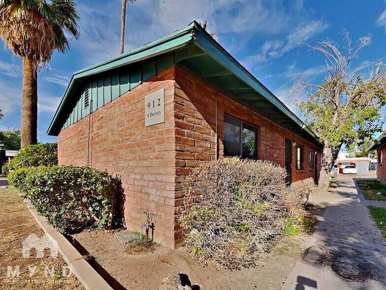 Building Photo - 912 S Dorsey Ln