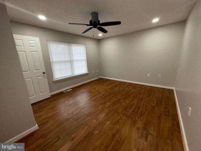 Building Photo - 105 Braeburn Dr