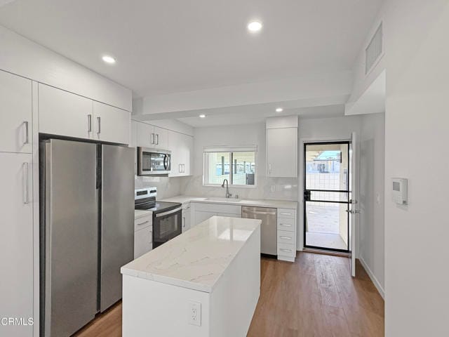 Building Photo - 61 Redwood Ave