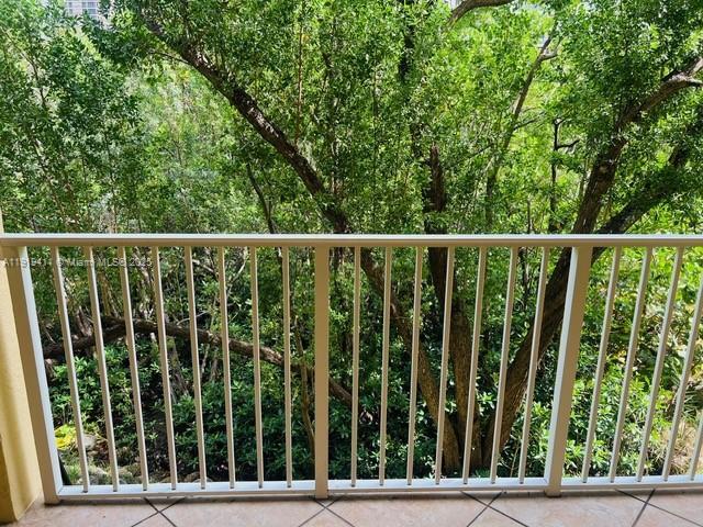 Building Photo - 19601 E Country Club Dr