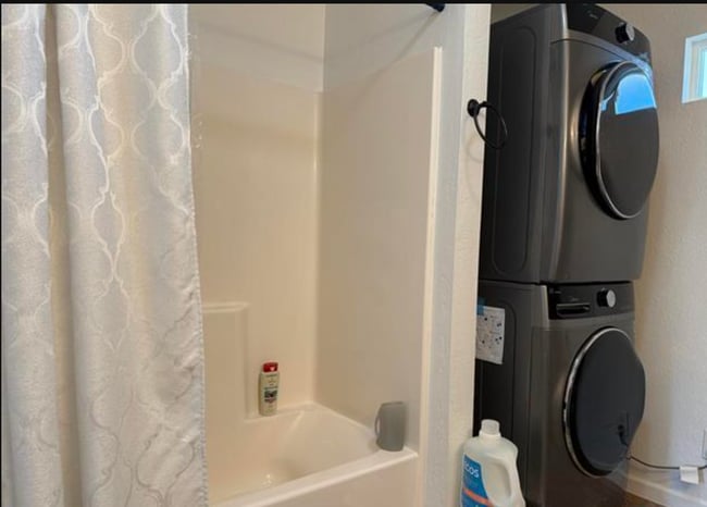 Building Photo - 328 Minckler Ave