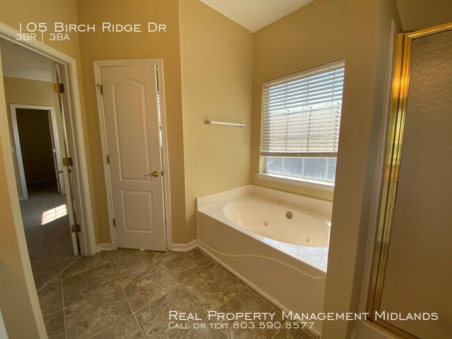 Building Photo - 105 Birch Ridge Dr