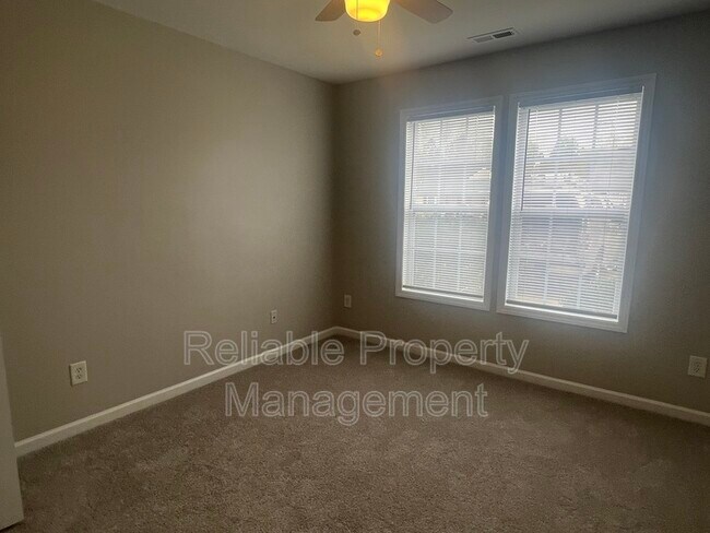 Building Photo - 5152 Limewood St