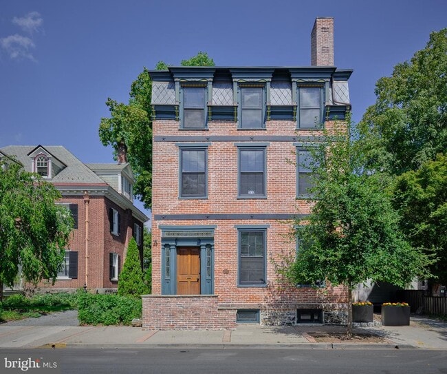 Building Photo - 46 York St
