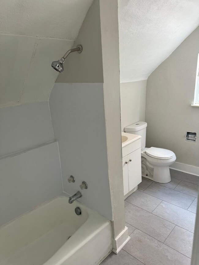 Building Photo - 2050 Monongahela Ave