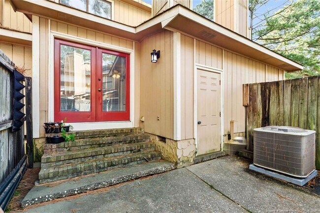 Building Photo - 1207 Huntsman Ct