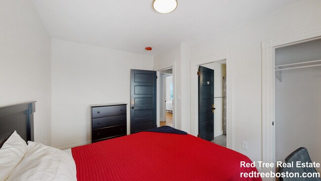 Building Photo - 5-7 Chester Ave. Unit 1