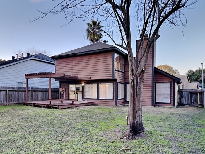 Building Photo - 8314 Greenleaf Lake Dr