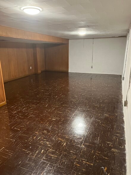 Building Photo - 22 Ansel Ave