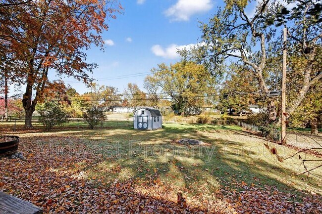 Building Photo - 535 Bardot Dr