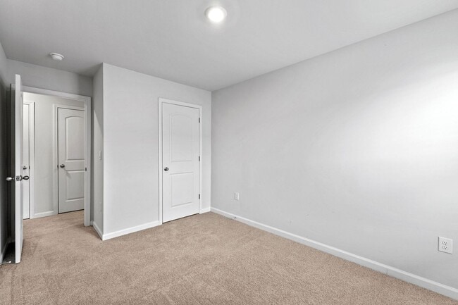 Building Photo - 4343 Newland St