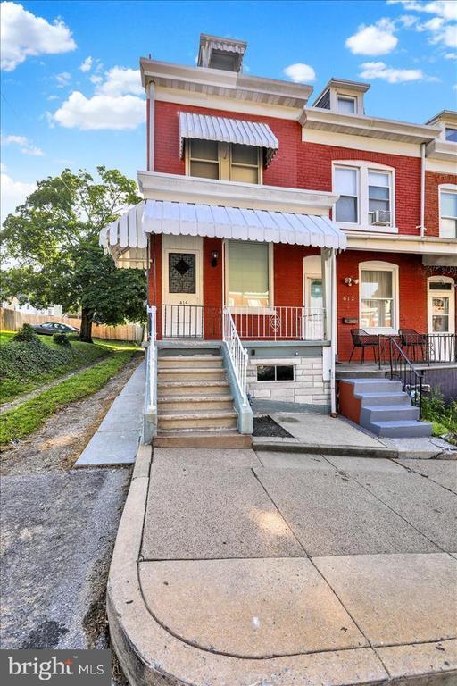 Building Photo - 614 S 18 1/2 St