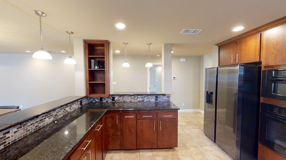 Building Photo - Stylish & bright Ridglea North home steps from Berney Park