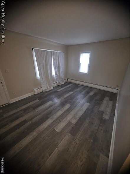 Building Photo - 8656 Nightingale St