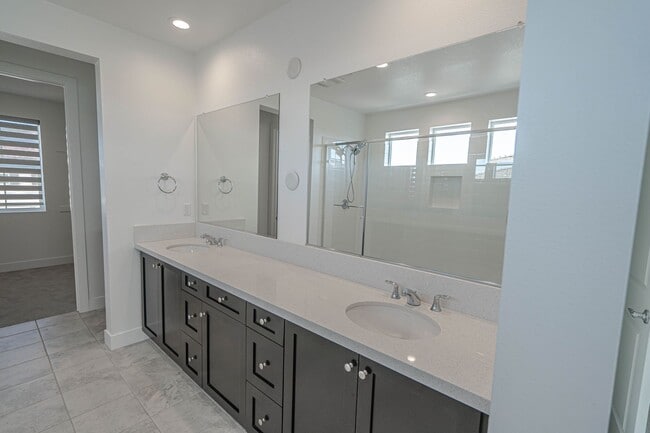 Building Photo - 5-Bedroom Home with Loft in Gated Victoria at Plum Canyon!