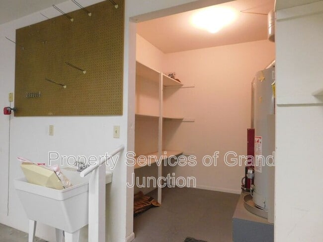 Building Photo - 13 Madeira Ct