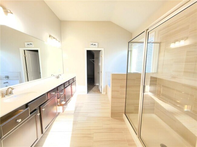 Building Photo - 3068 Ivy Crossing Dr