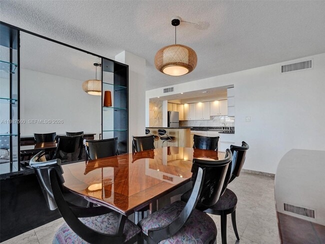 Building Photo - 1400 S Ocean Dr