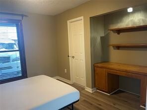 Building Photo - 3010 Flintwood Dr