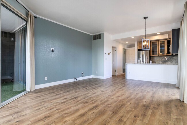 Building Photo - Beautiful 1 bedroom, 1 bath condo in La Jolla