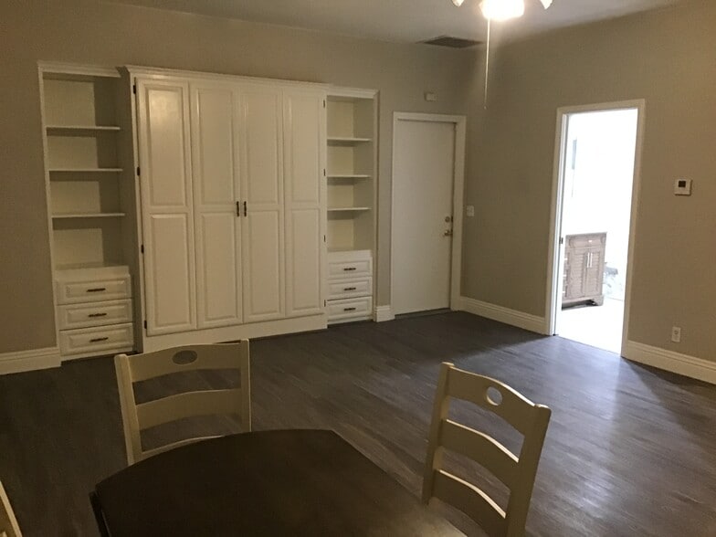 Murphy Bed - 606 Maple Ave