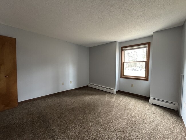 Building Photo - 37 Alice Dr