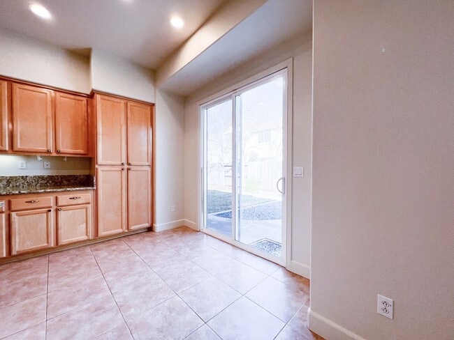 Building Photo - 1808 Spokane Rd