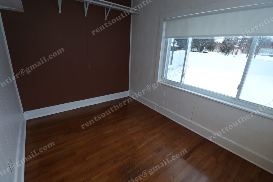 Office Space / Bonus Room (Off of Room 2) - 7 Hastings St