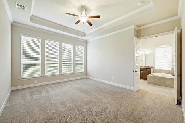 Building Photo - 5308 Via Besso Dr