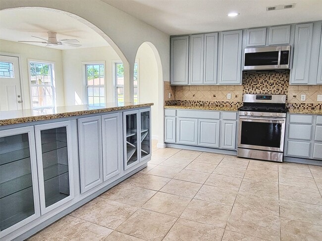 Building Photo - 519 N Shady Ln