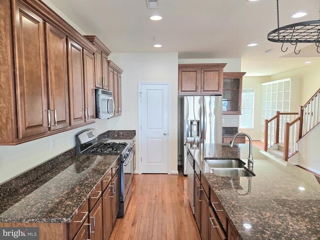 Building Photo - 1113 Red Hawk Way