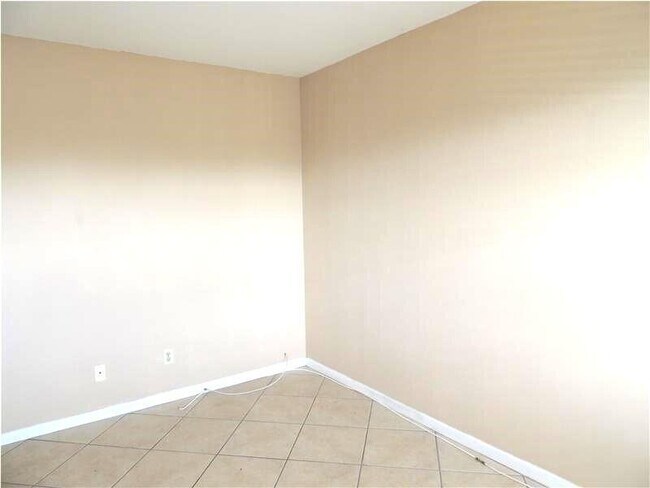 Building Photo - 1111 N Federal Hwy