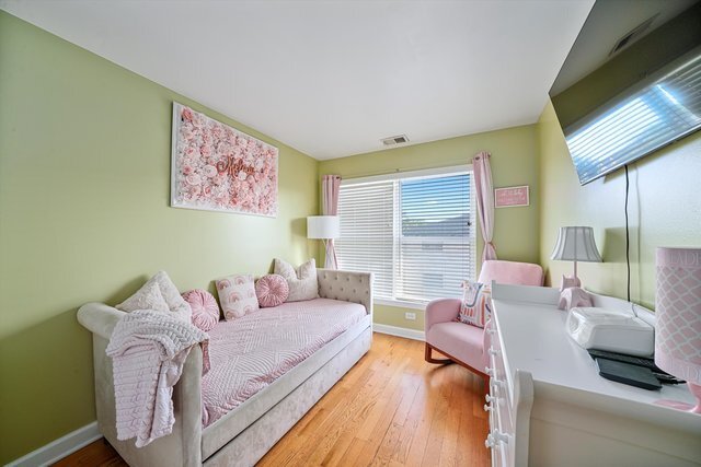 Building Photo - 7943 W 92nd St