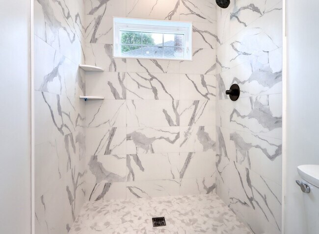 Building Photo - 60 Johnswood Rd